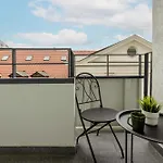 Appartement Charming For 4 People Located 650 M From The Old Town Of By Renters *