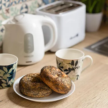 Charming For 4 People Located 650 M From The Old Town Of By Renters Apartament