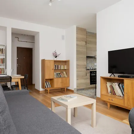 Charming For 4 People Located 650 M From The Old Town Of By Renters *